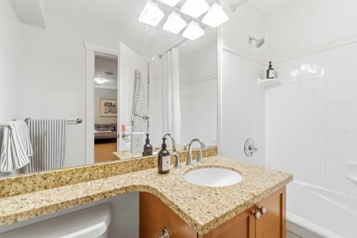 2420 Sasamat Street, Vancouver, BC 