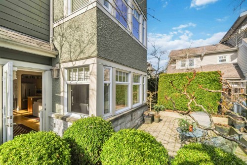 2420 Sasamat Street, Vancouver, BC 