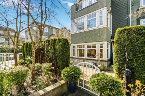 2420 Sasamat Street, Vancouver, BC 