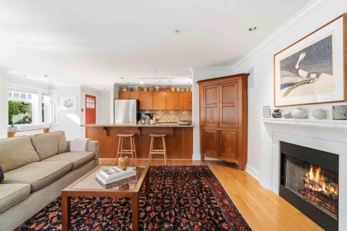 2420 Sasamat Street, Vancouver, BC 