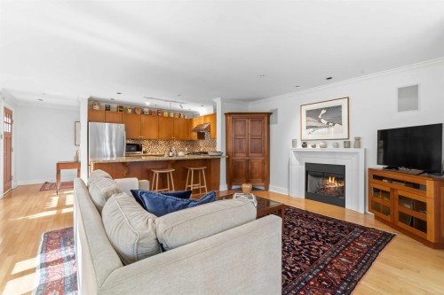 2420 Sasamat Street, Vancouver, BC 