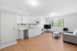 Studio-3xxx St. Andrews Avenue North Vancouver, BC V7N 2A3
