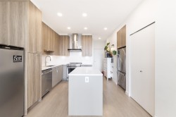 607-7588 16th Street Burnaby, BC V3N 0H8