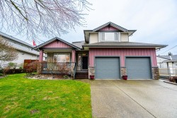 21118 123 Avenue  Maple Ridge, BC V2X 4B4