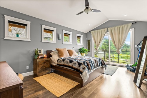 915 Thistle Place, Britannia Beach, BC 