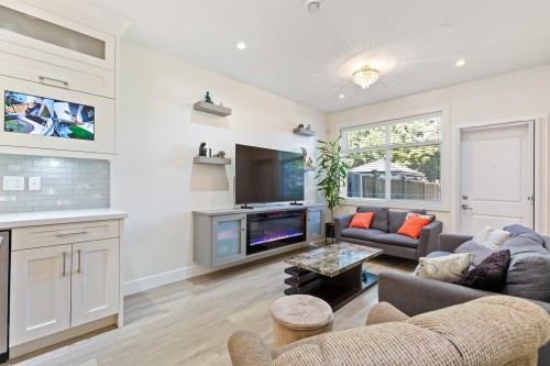 1945 Morgan Avenue, Port Coquitlam, BC 