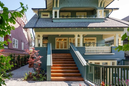 2014 15Th Avenue W, Vancouver, BC 