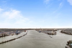 3208-680 Quayside Drive New Westminster, BC V3M 0P2