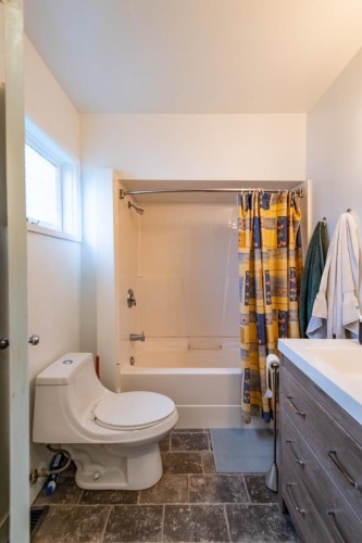 3315 6Th Avenue W, Vancouver, BC 