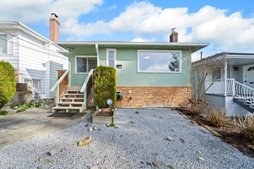 7776 Davies Street, Burnaby, BC 