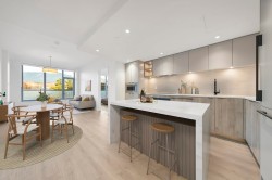 307-755 Harbourside Drive West Vancouver, BC V7P 0G1