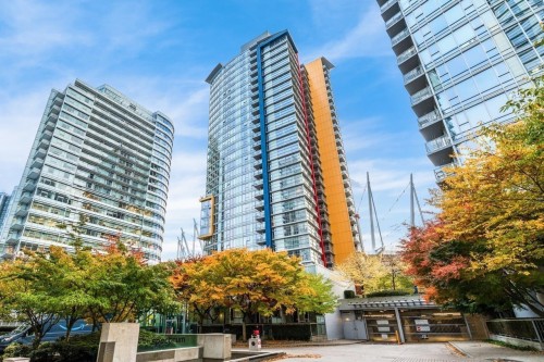 1806-111 Georgia Street W Vancouver, BC V6B 1T8