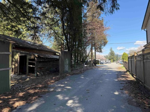 1570 Salisbury Avenue, Port Coquitlam, BC 