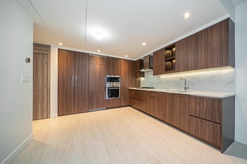 4009-4720 Lougheed Highway, Burnaby, BC 