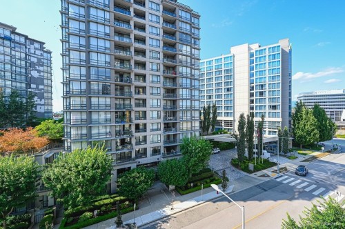 701-3200 Corvette Way, Richmond, BC 