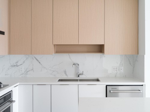 2307-699 Whiting Way  Coquitlam, BC V3J 0N7