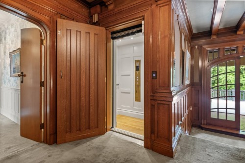 2206 Marine Drive Sw, Vancouver, BC 