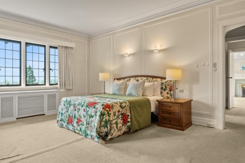 2206 Marine Drive Sw, Vancouver, BC 