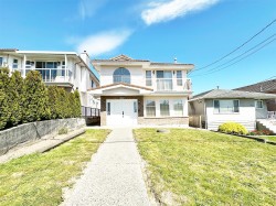 7674 Hilda Street Burnaby, BC V3N 3H7