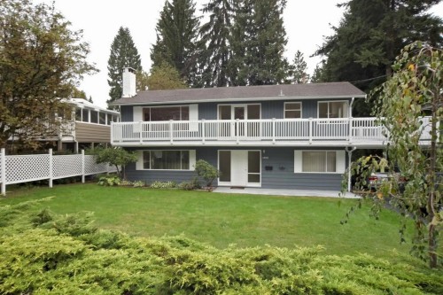 1025 Clements Avenue  North Vancouver, BC V7R 2L3