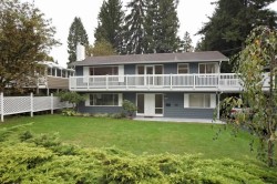 1025 Clements Avenue  North Vancouver, BC V7R 2L3