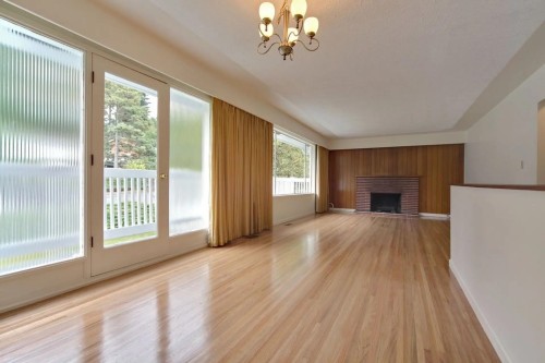 1025 Clements Avenue, North Vancouver, BC 