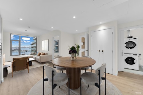 401-755 Harbourside Drive  North Vancouver, BC V7P 0G1