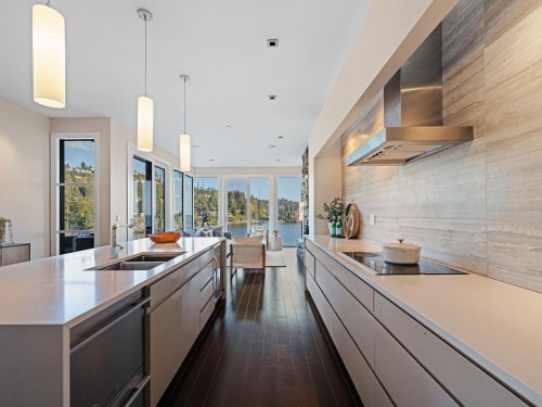 5810 Eagle Island, West Vancouver, BC 