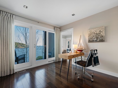 5810 Eagle Island, West Vancouver, BC 