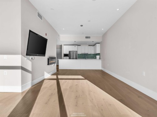 206-1591 Bowser Avenue, North Vancouver, BC 