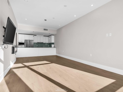 206-1591 Bowser Avenue, North Vancouver, BC 