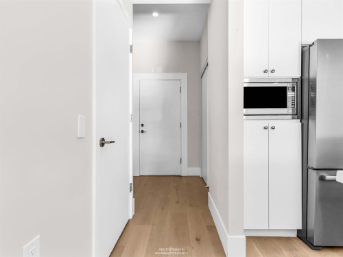 206-1591 Bowser Avenue, North Vancouver, BC 