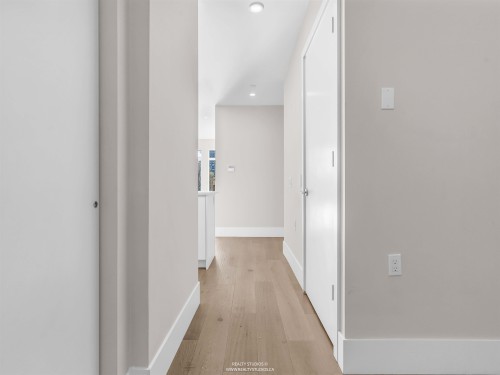 206-1591 Bowser Avenue, North Vancouver, BC 