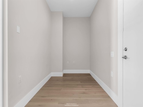 206-1591 Bowser Avenue, North Vancouver, BC 