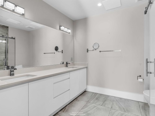 206-1591 Bowser Avenue, North Vancouver, BC 