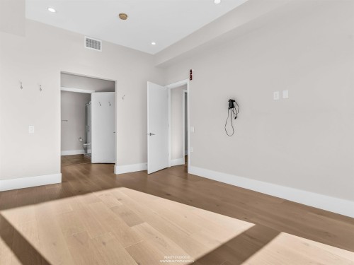 206-1591 Bowser Avenue, North Vancouver, BC 