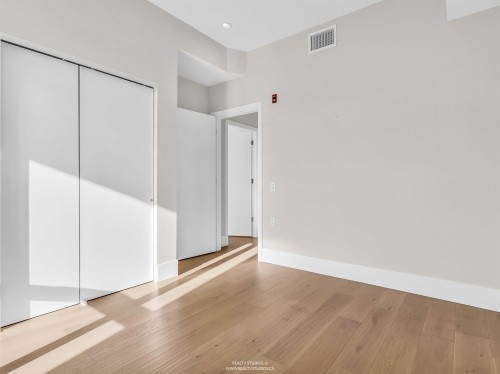 206-1591 Bowser Avenue, North Vancouver, BC 