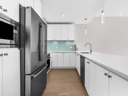 206-1591 Bowser Avenue, North Vancouver, BC 