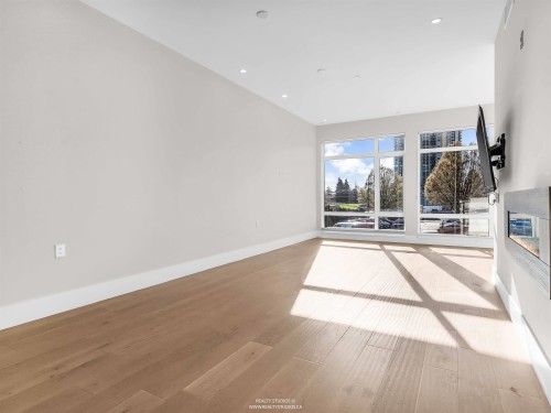 206-1591 Bowser Avenue, North Vancouver, BC 