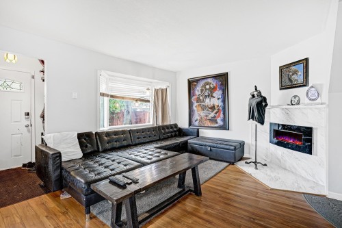 2015 Fraser Avenue, Port Coquitlam, BC 