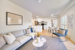 311-1033 St. Georges Avenue  North Vancouver, BC V7L 3H5