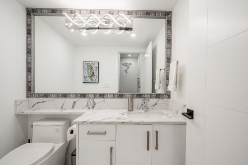 #2-4675 Canada Way, Burnaby, BC 