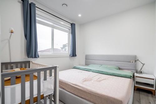 #2-4675 Canada Way, Burnaby, BC 