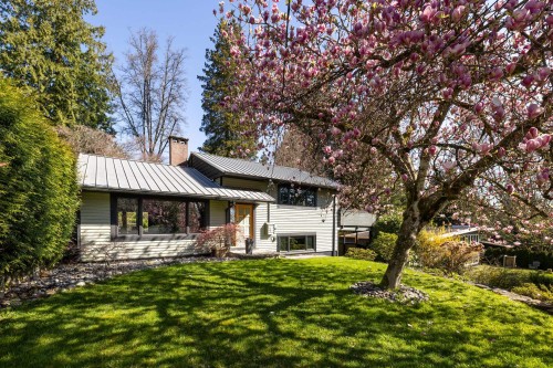 1374 15Th Street E, North Vancouver, BC 