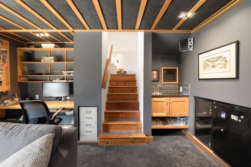 1374 15Th Street E, North Vancouver, BC 