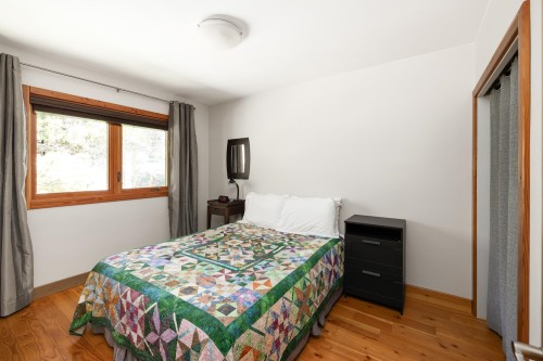 1374 15Th Street E, North Vancouver, BC 