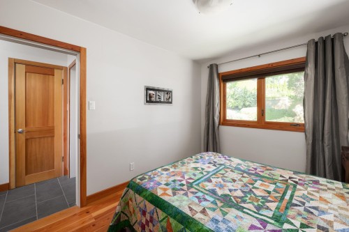 1374 15Th Street E, North Vancouver, BC 