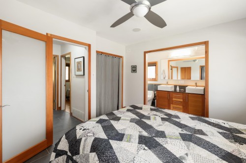 1374 15Th Street E, North Vancouver, BC 