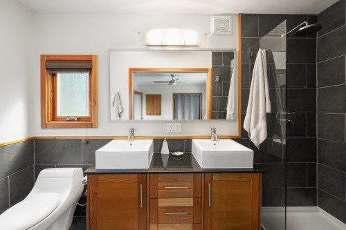 1374 15Th Street E, North Vancouver, BC 