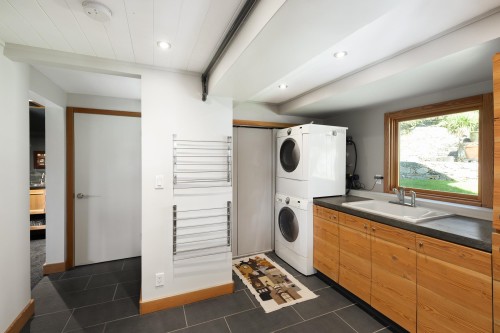 1374 15Th Street E, North Vancouver, BC 